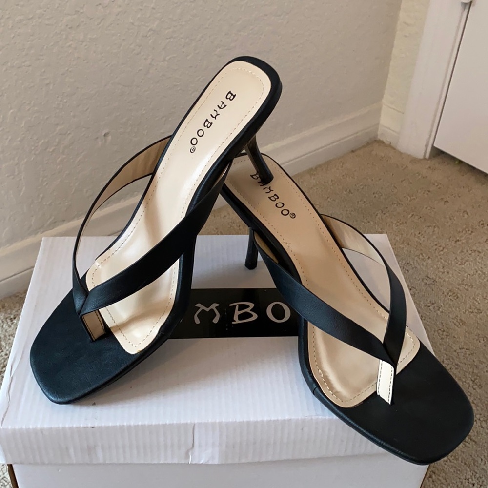 Bamboo New 7.5M 3.25-inch heel Black Sandals
